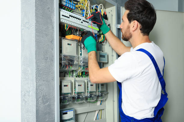 Best Affordable Emergency Electrician  in Neosho, MO